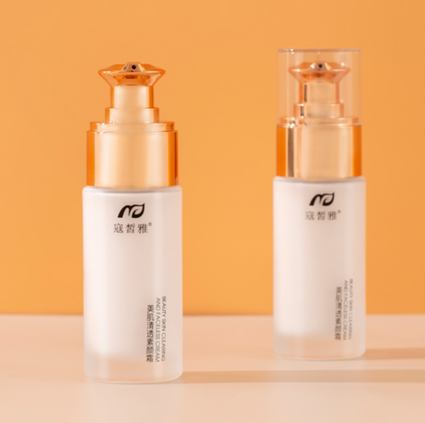 /uploads/8dd302c7f62ef8ace93691ac600b9cfe.png 寇皙雅素颜霜